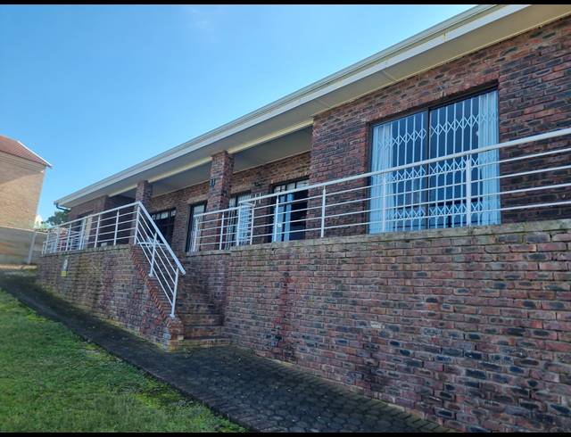 5 BEDROOM HOUSE FOR SALE IN DANA BAY